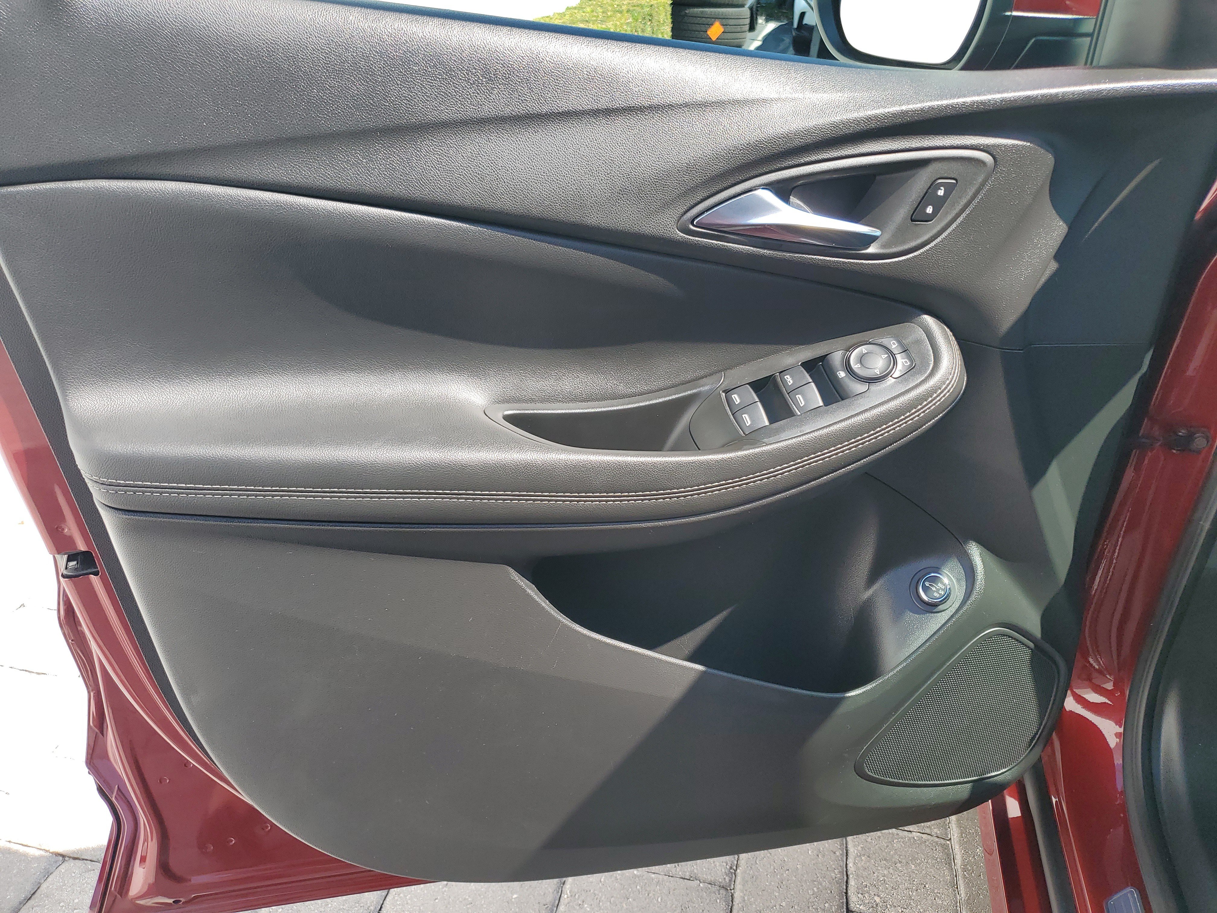 Used 2023 Buick Encore GX Select w/ Sport Touring Package FWD image 18