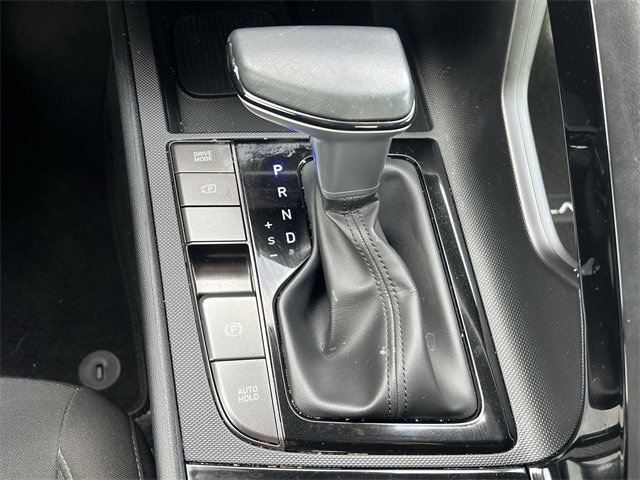 Certified 2025 Hyundai Elantra SEL image 17