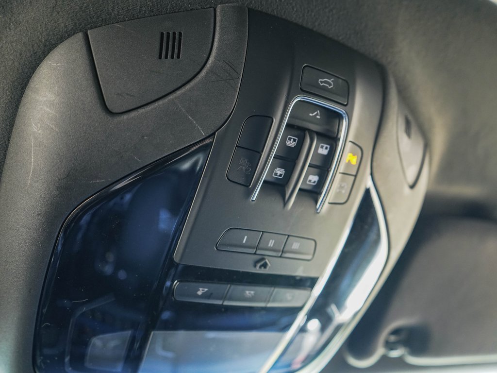 Used 2019 Maserati Levante image 20