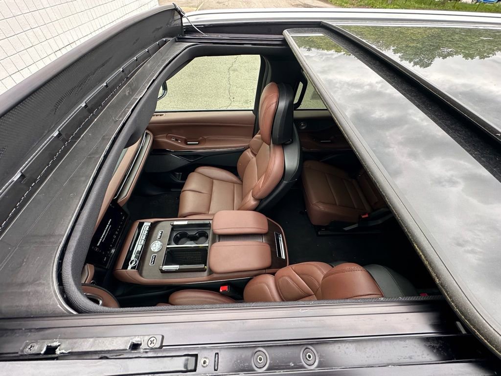 New 2026 Lincoln Navigator L Reserve AWD/4WD image 6