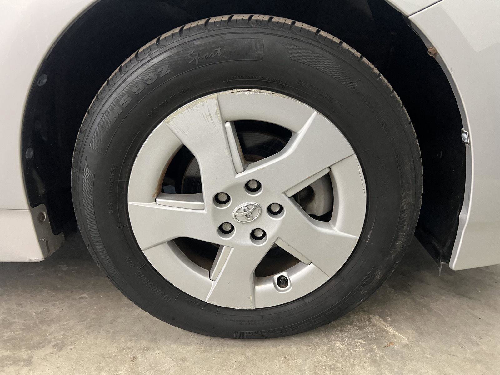 Used 2010 Toyota Prius Five image 35