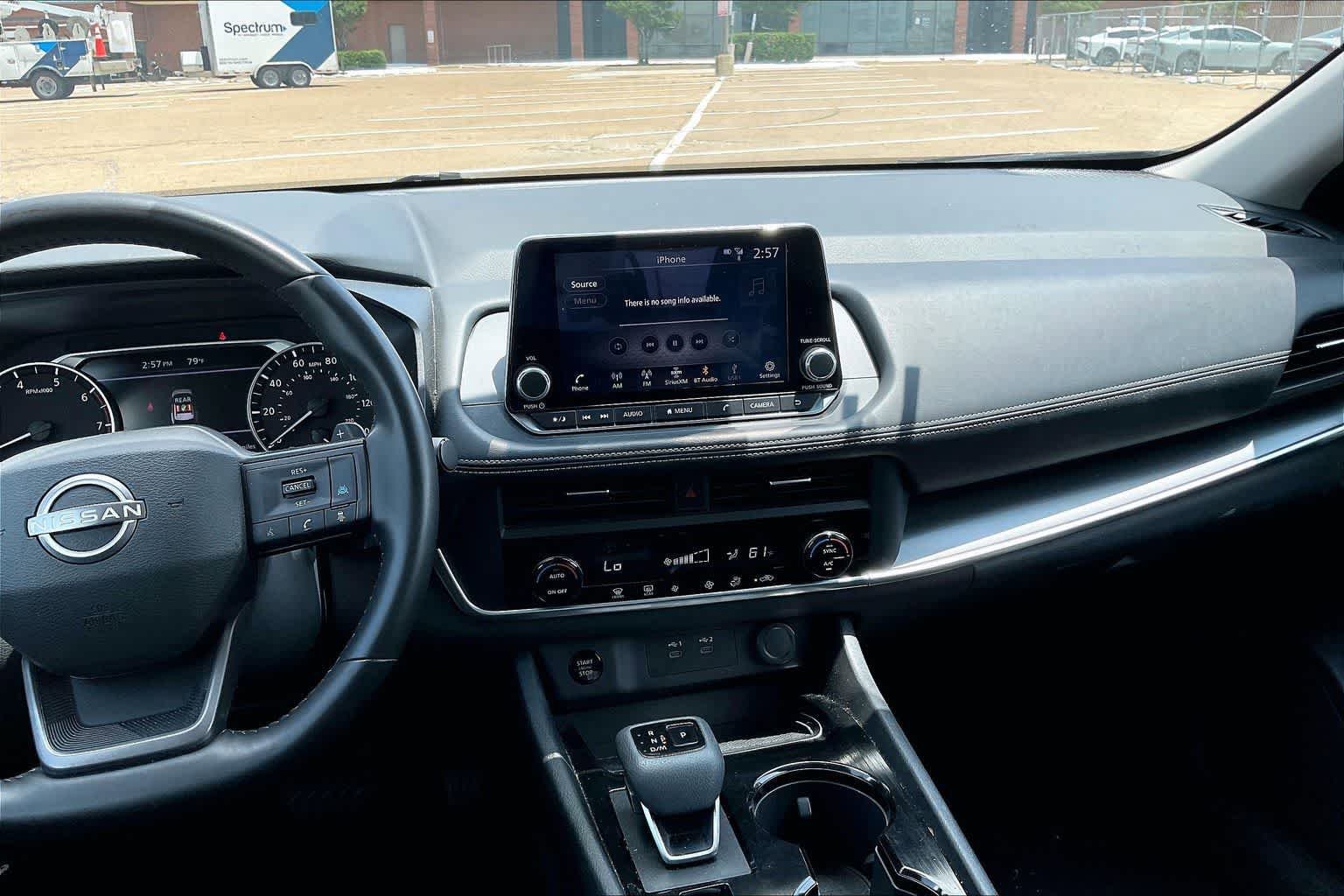 Used 2025 Nissan Rogue SV AWD/4WD image 14