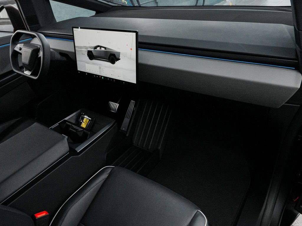 Used 2024 Tesla Cybertruck AWD Crew Cab image 29