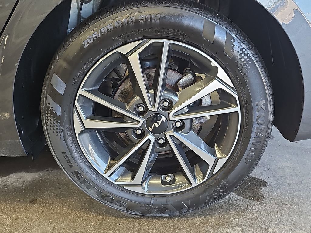 Used 2024 Kia Forte LXS FWD image 30