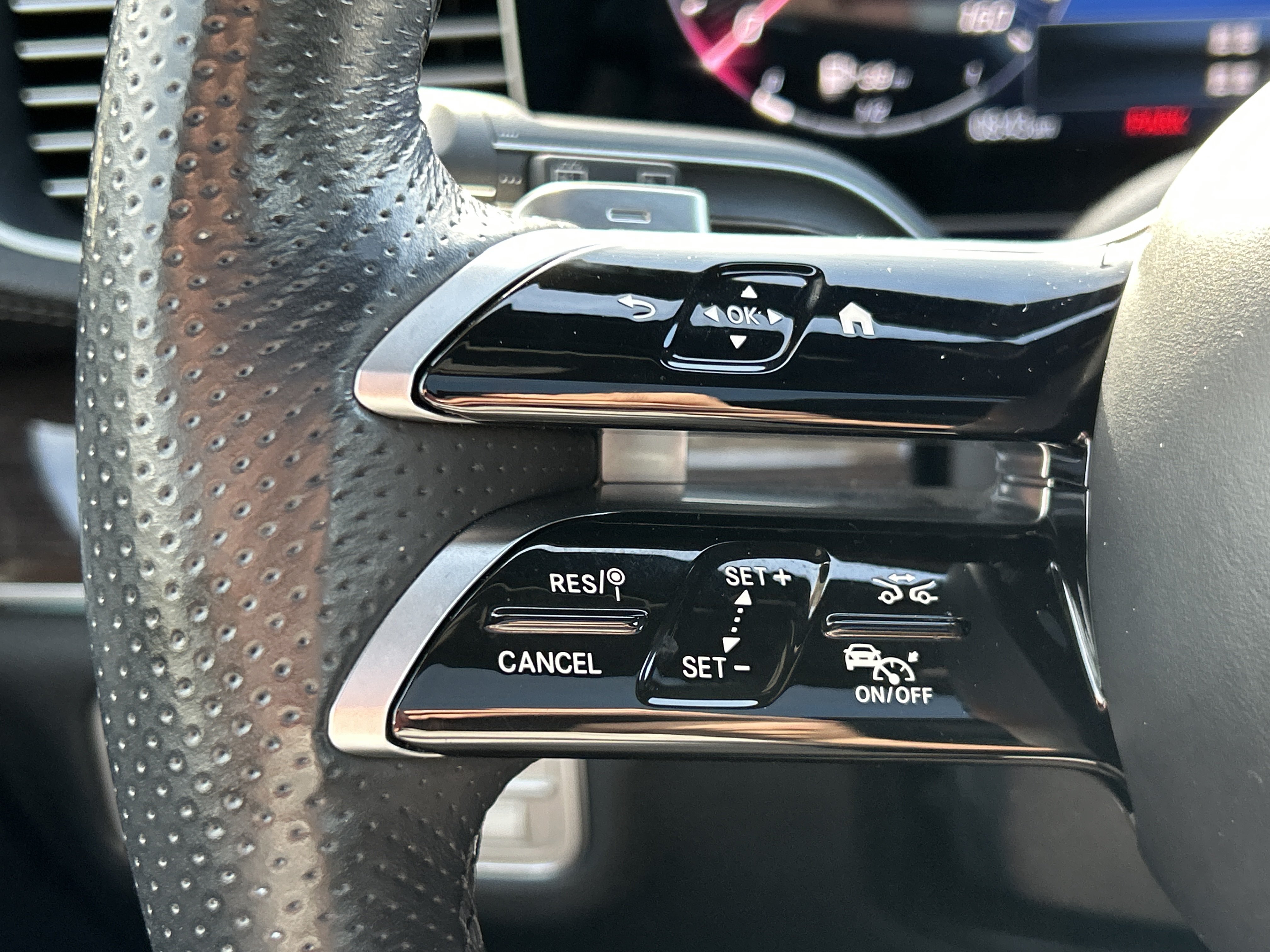 Certified 2024 Mercedes-Benz GLS 450 4MATIC image 28