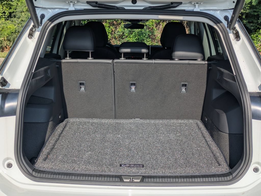Certified 2025 Volkswagen Tiguan SE FWD image 13