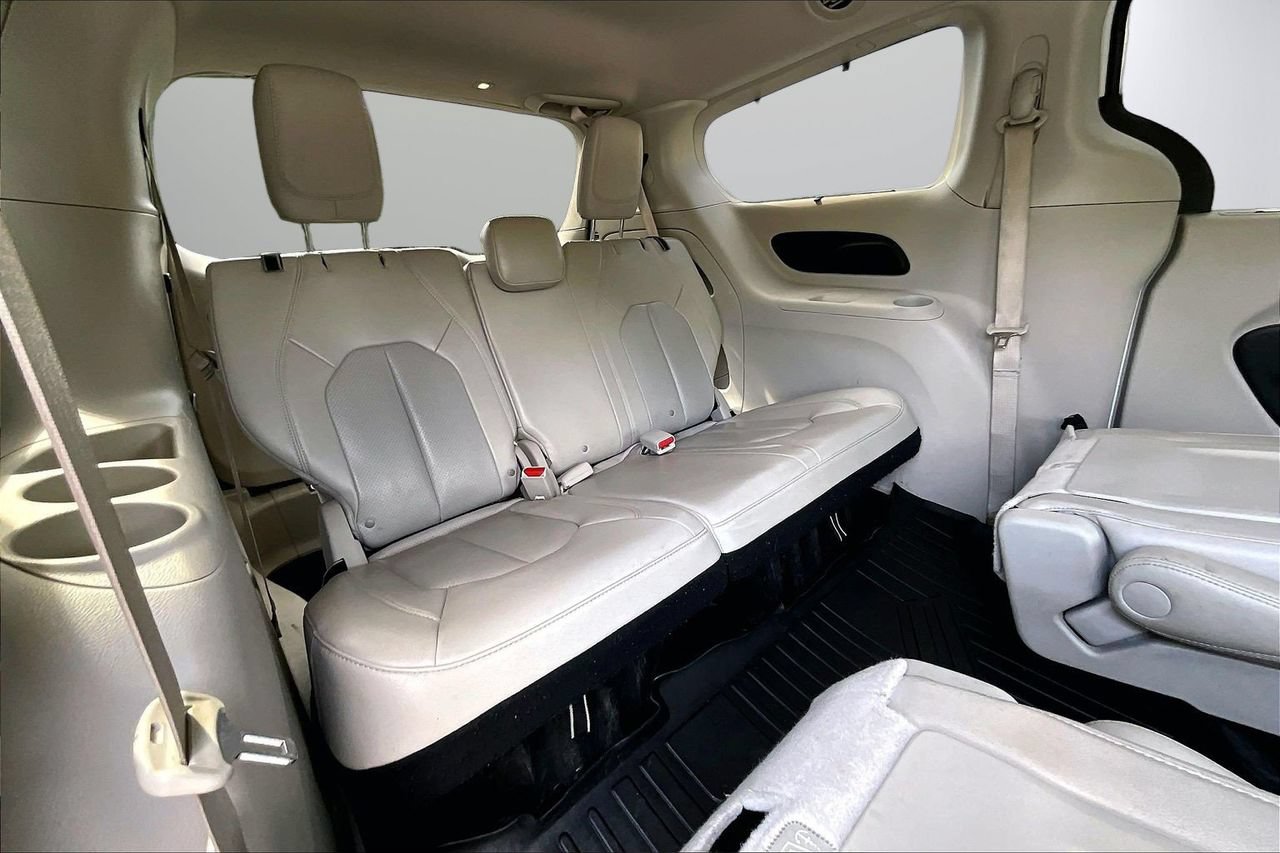 Certified 2021 Chrysler Pacifica Touring-L FWD image 23