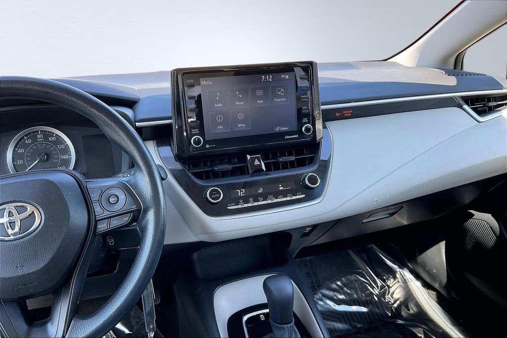 Used 2022 Toyota Corolla LE image 6