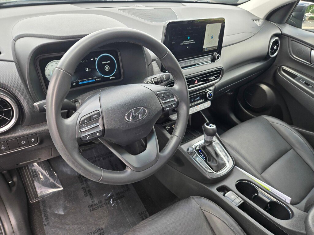 Used 2023 Hyundai Kona Limited FWD image 12