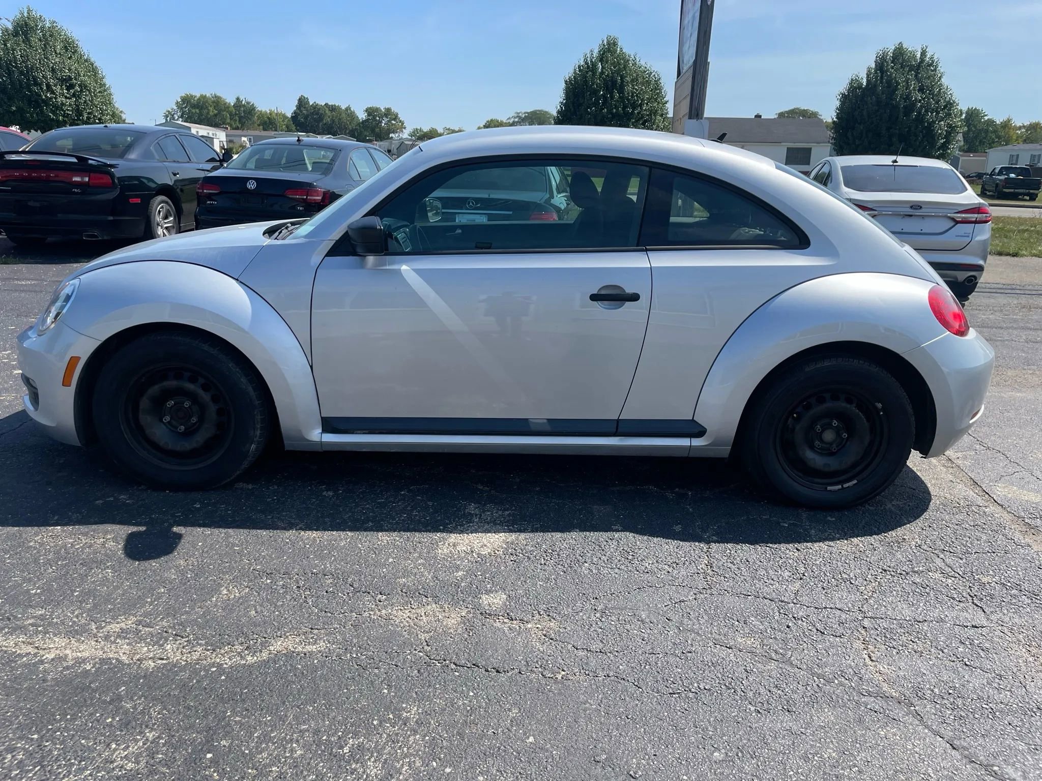Used 2012 Volkswagen Beetle 2.5 image 9