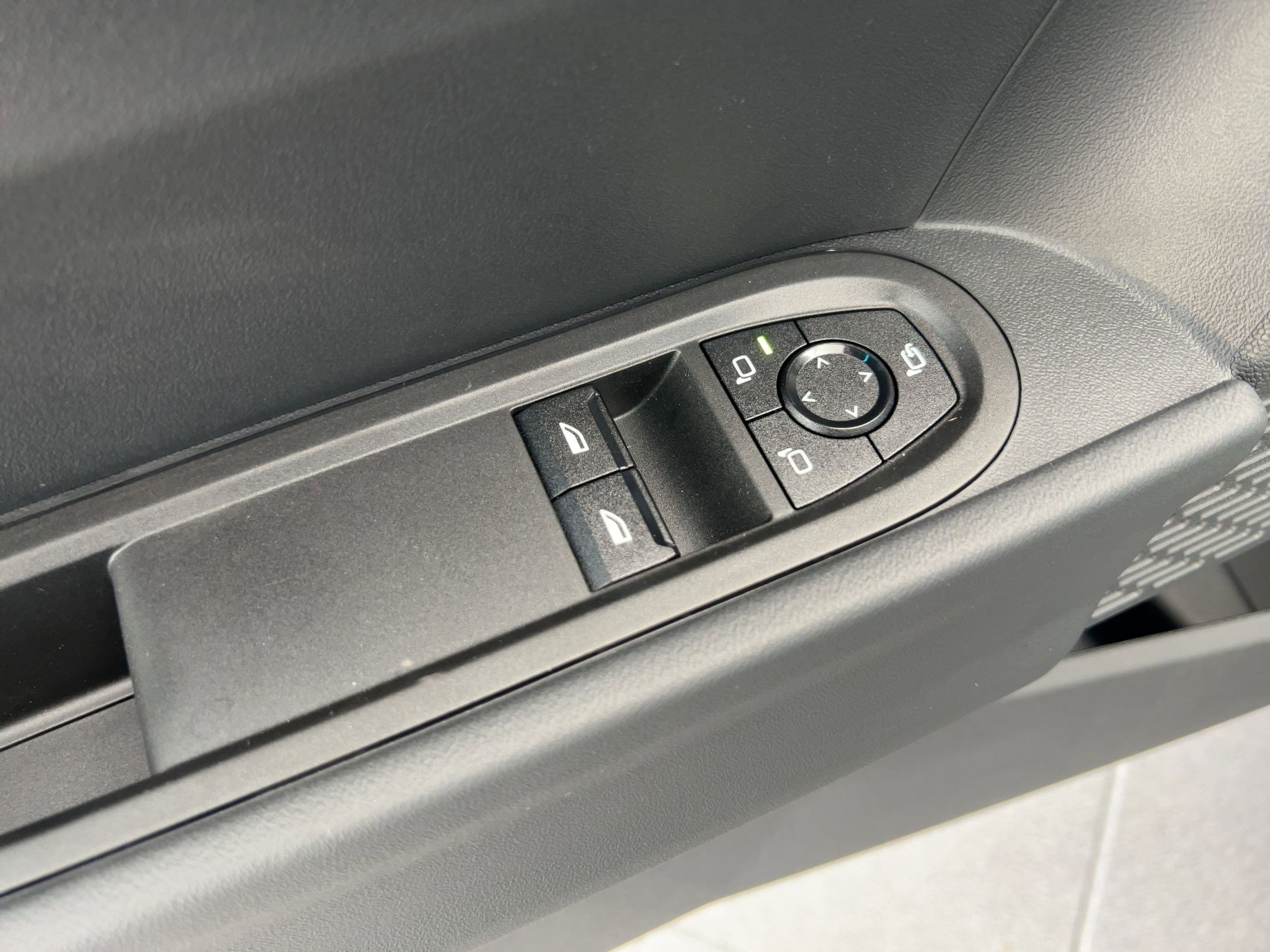 New 2026 MINI Cooper 2-Door Hardtop FWD image 13