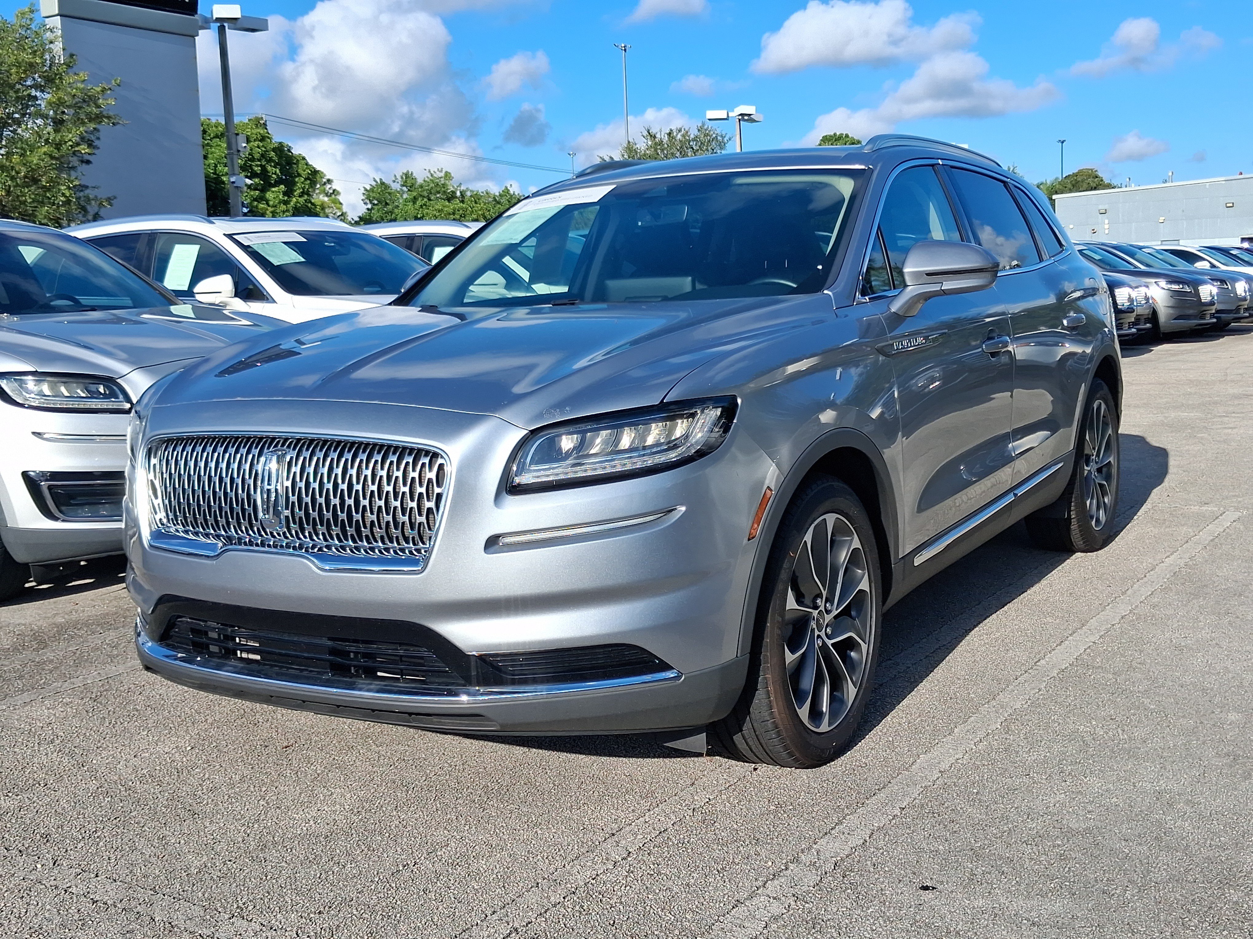 Certified 2023 Lincoln Nautilus Reserve w/ Class II Trailer Tow Package FWD image 2