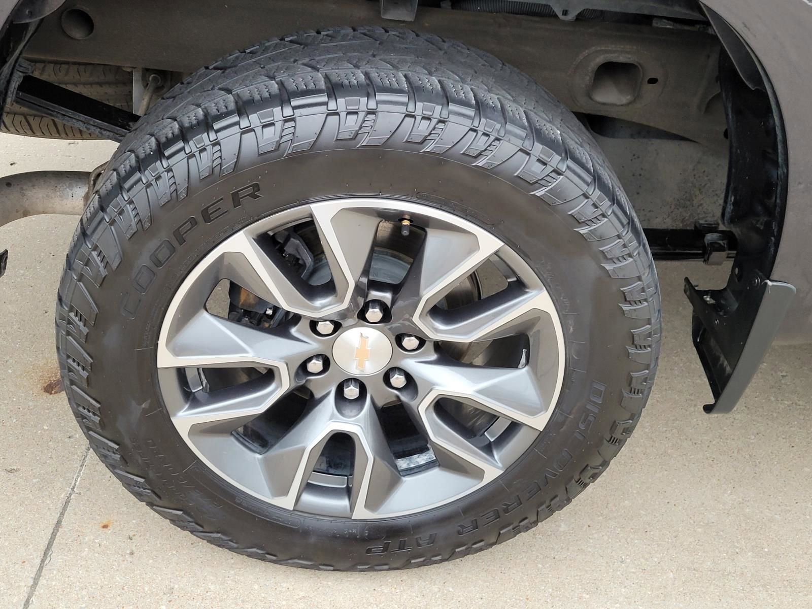 Used 2024 Chevrolet Silverado 1500 LT AWD/4WD image 6