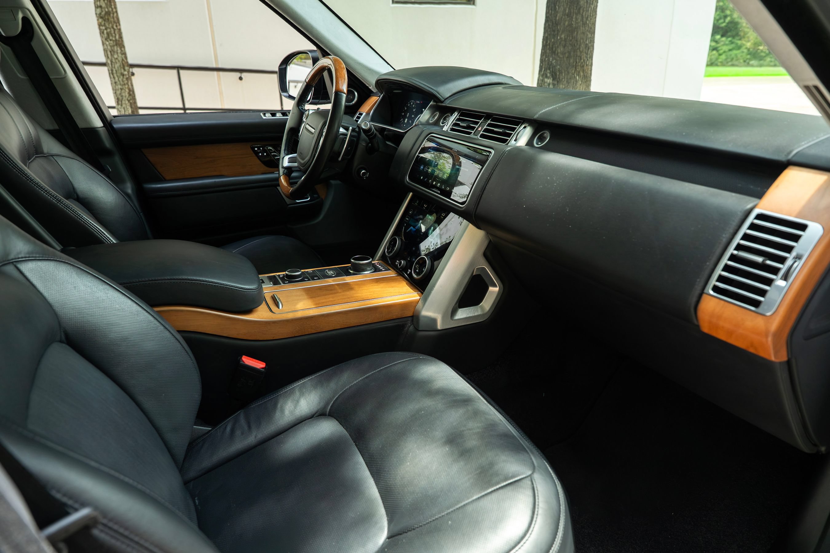 Used 2021 Land Rover Range Rover Long Wheelbase Autobiography AWD/4WD image 2