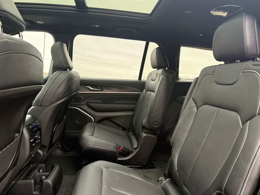 New 2026 Jeep Grand Cherokee L Limited AWD/4WD image 21