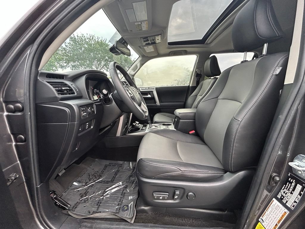 Used 2021 Toyota 4Runner SR5 Premium w/ Moonroof Package AWD/4WD image 10