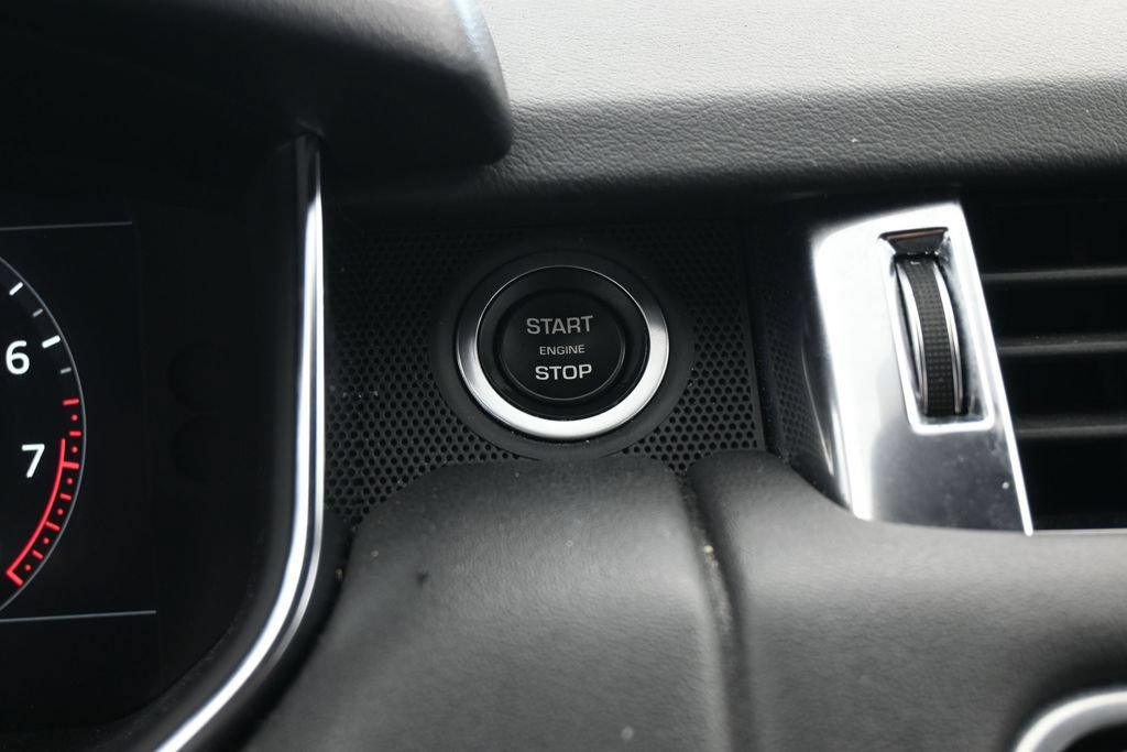 Used 2020 Land Rover Range Rover Sport SE AWD/4WD image 31