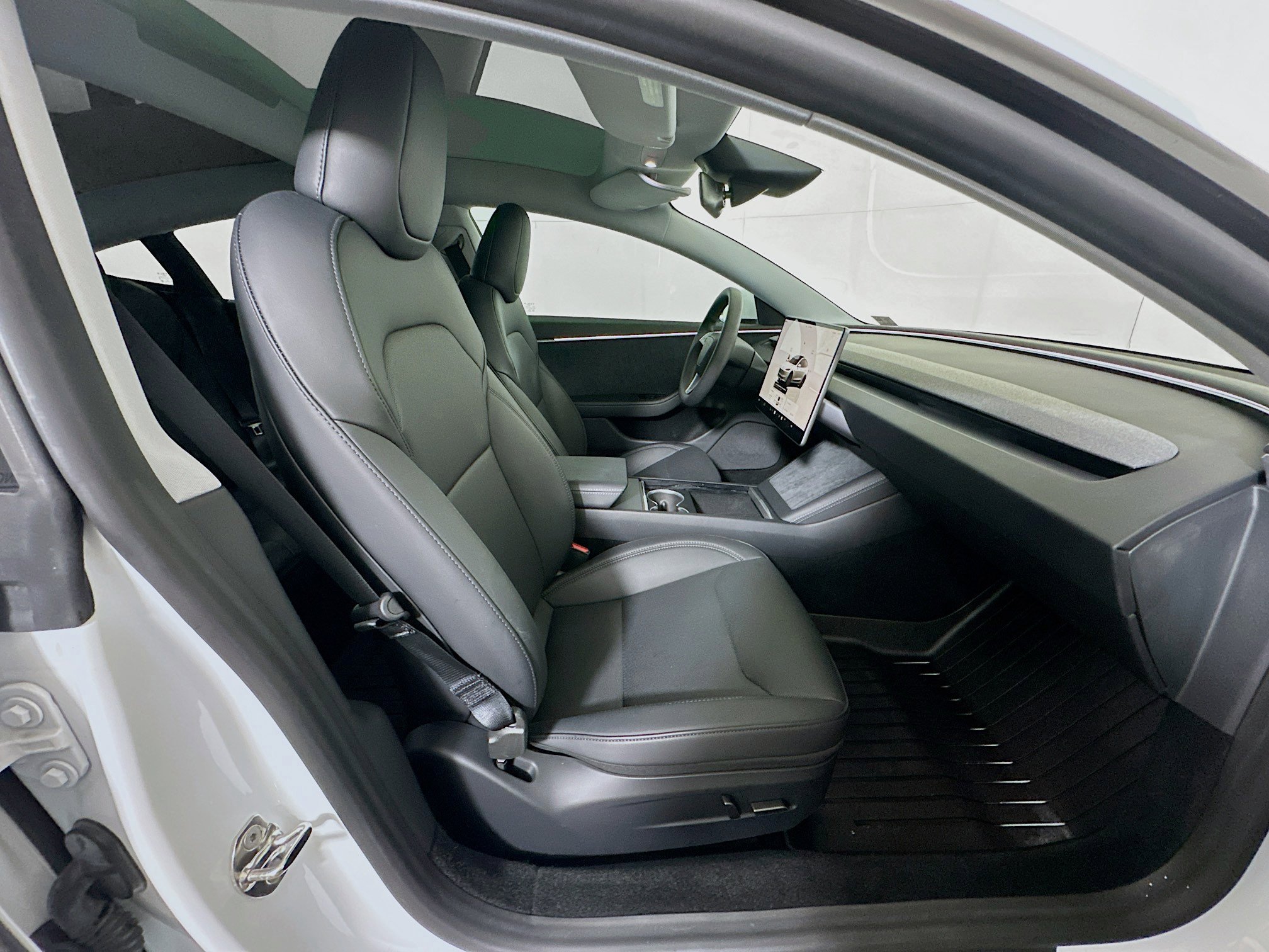 Used 2024 Tesla Model 3 Long Range image 32