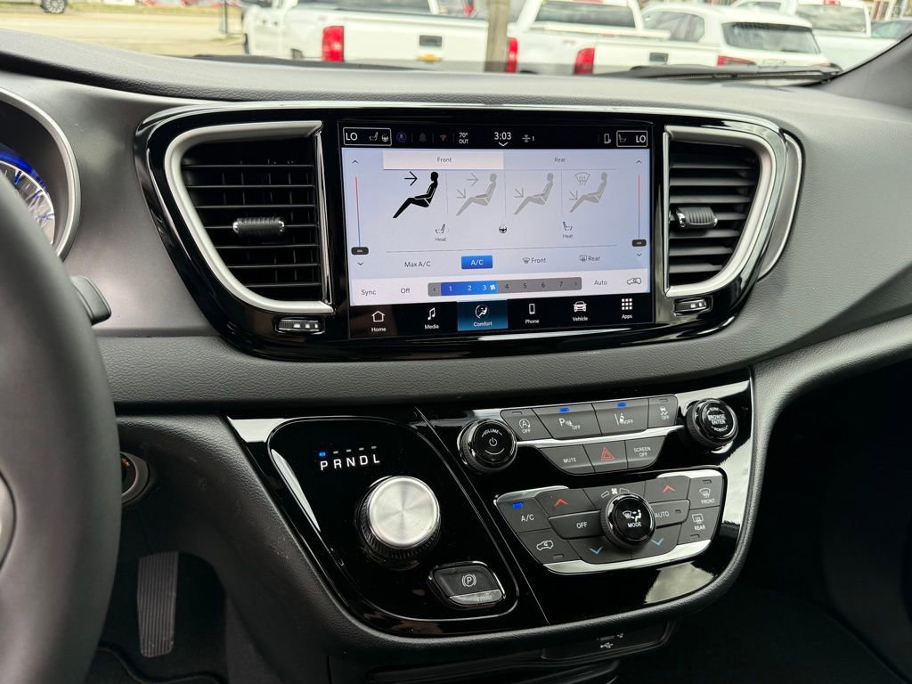 New 2026 Chrysler Voyager LX FWD image 19