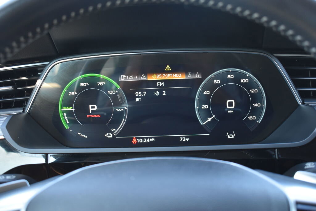 Used 2021 Audi e-tron Premium w/ Convenience Plus Package image 9