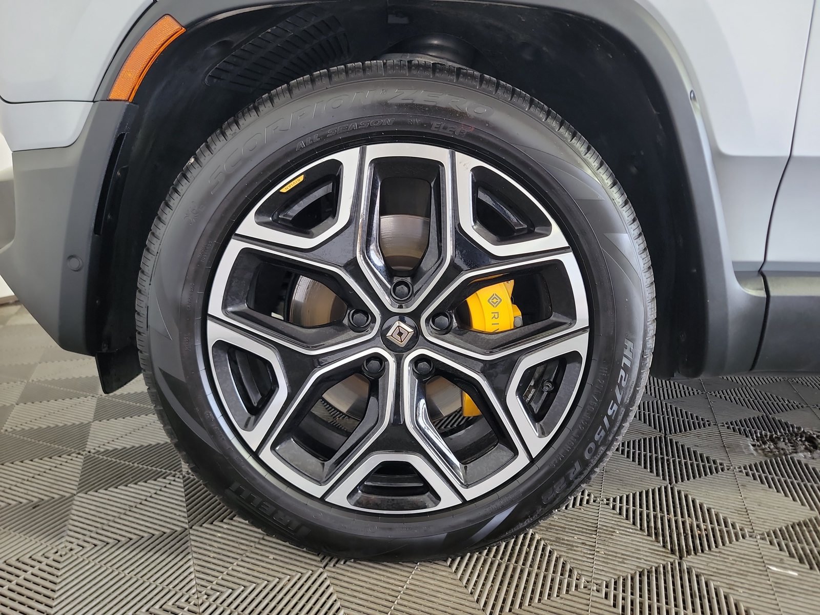 Used 2024 Rivian R1S Adventure Quad AWD/4WD image 9