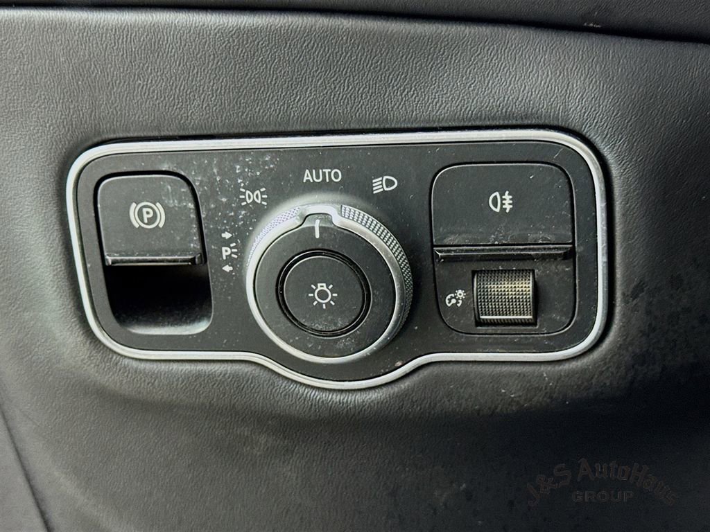 Used 2022 Aston Martin DBX image 10