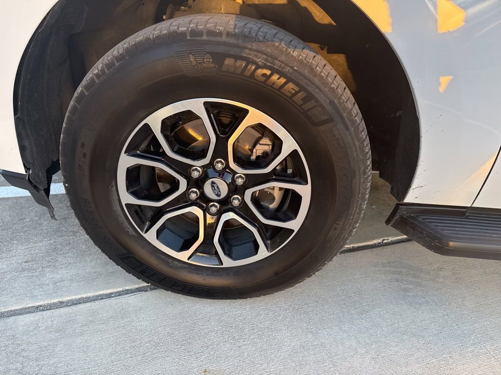 Used 2024 Ford Expedition Max XLT image 9