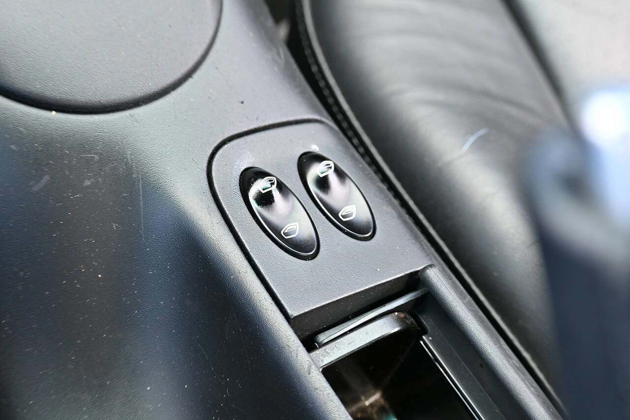 Used 2002 Porsche Boxster image 36