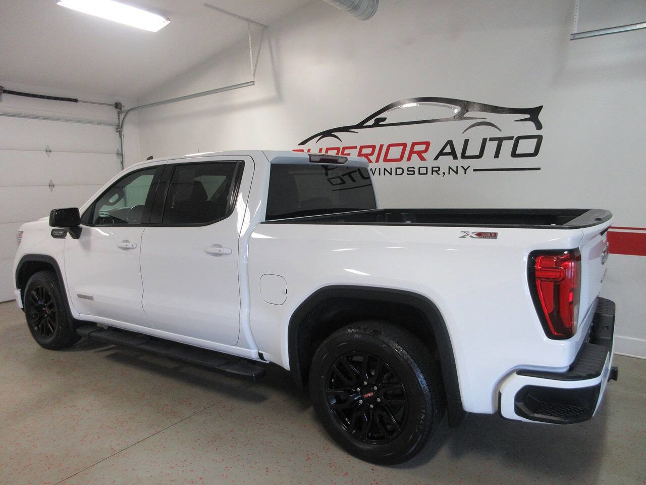 Used 2021 GMC Sierra 1500 Elevation w/ LPO, Elevation Black Package image 4