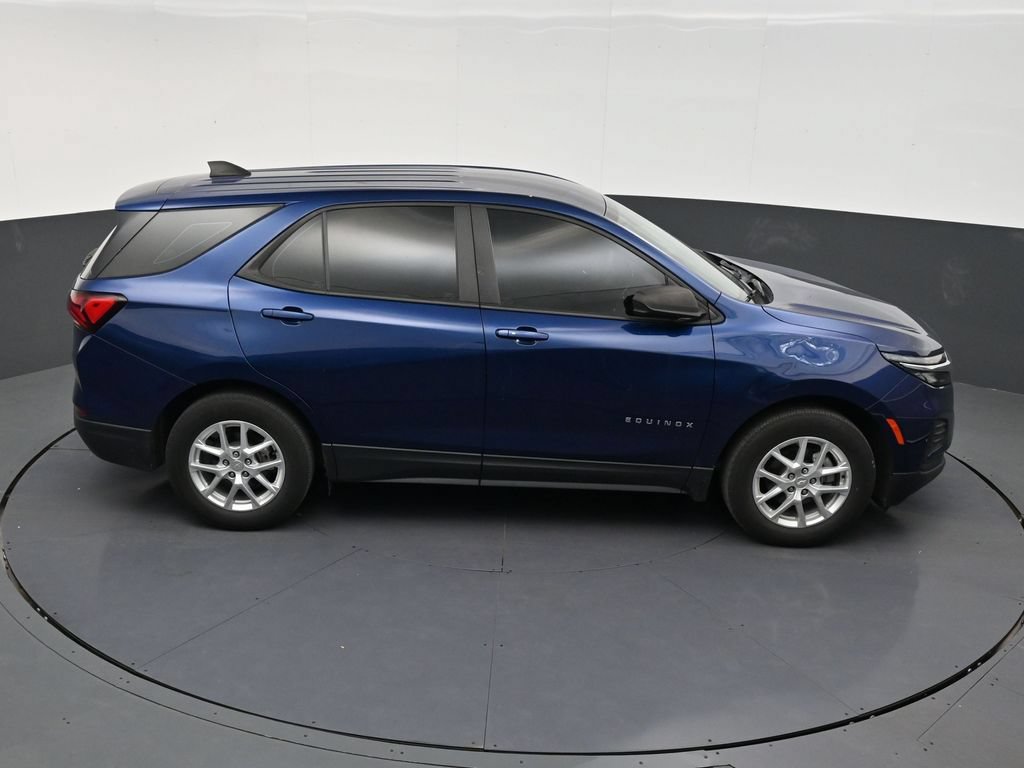 Used 2022 Chevrolet Equinox LS FWD image 17