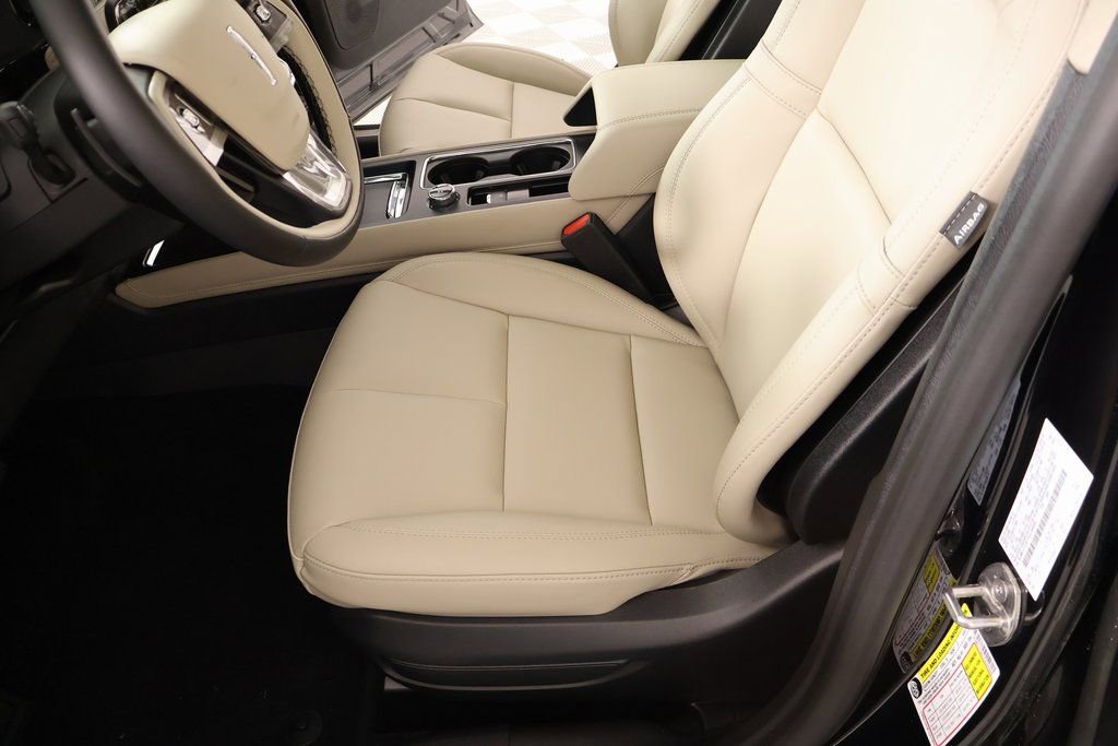 New 2026 Lincoln Corsair Premiere image 12