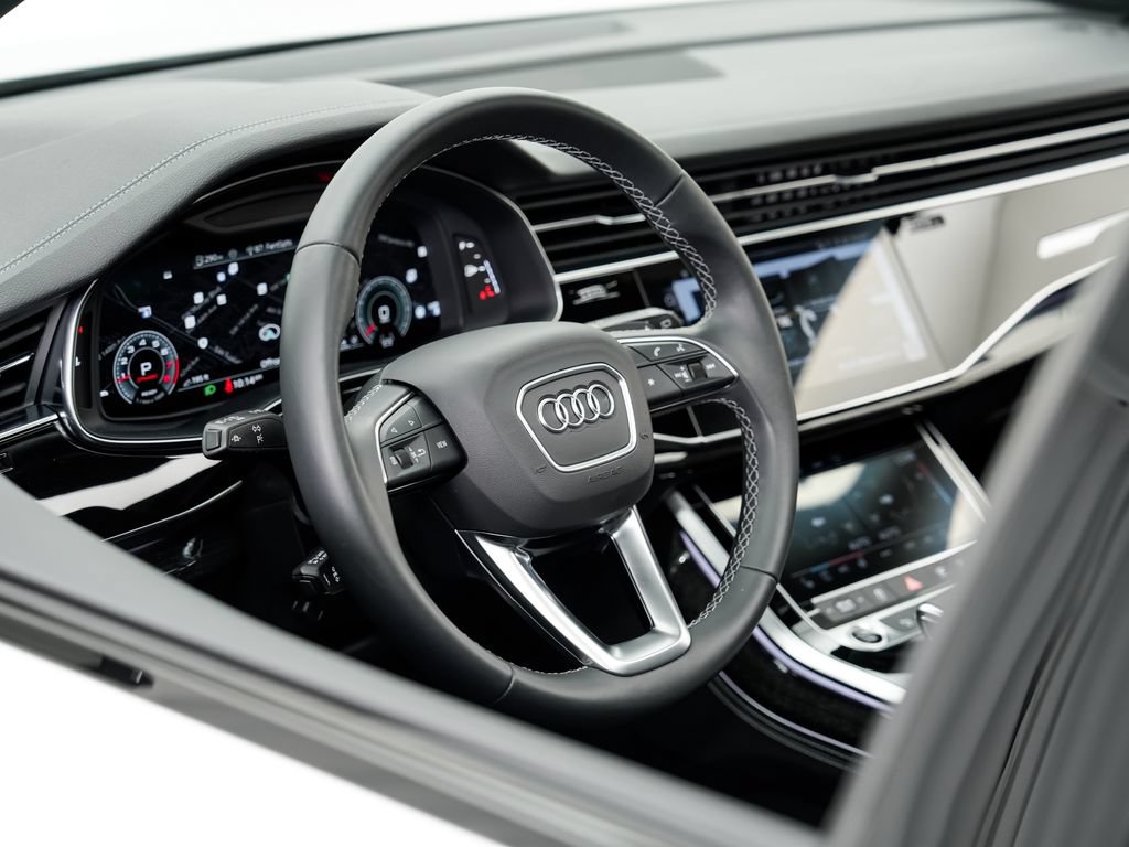 Certified 2025 Audi Q7 2.0T Premium Plus w/ Premium Plus Package AWD/4WD image 9