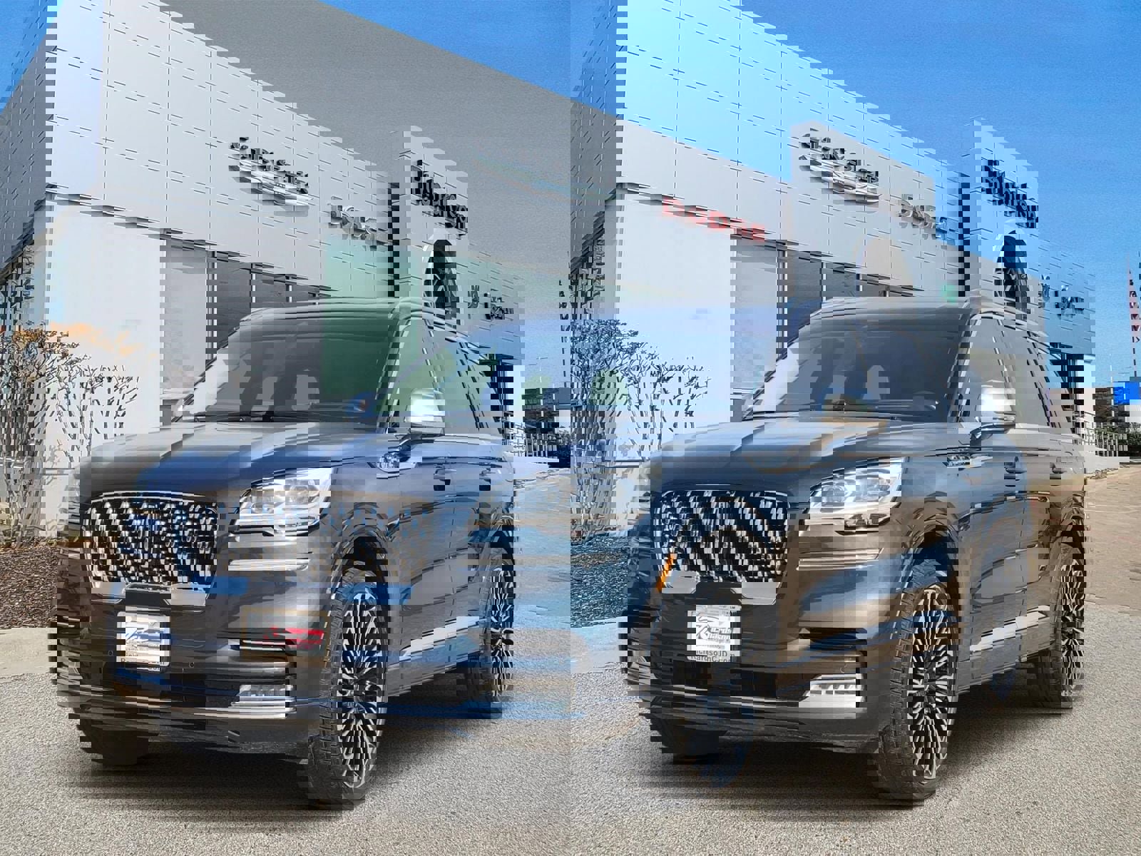 Used 2020 Lincoln Aviator Black Label w/ Dynamic Handling Package image 2