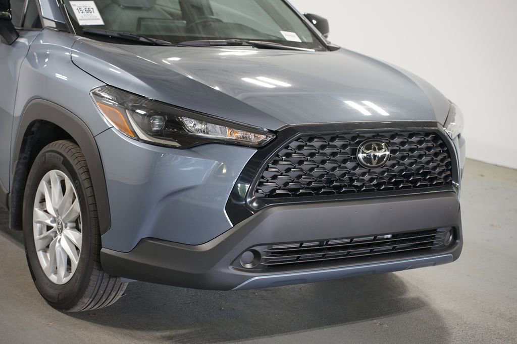Used 2025 Toyota Corolla Cross LE image 4