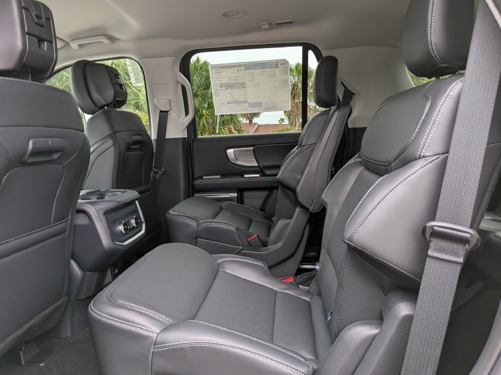 New 2027 Ford Expedition Platinum RWD image 17