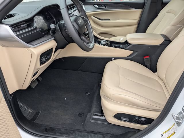 Certified 2023 Jeep Grand Cherokee Limited AWD/4WD image 13