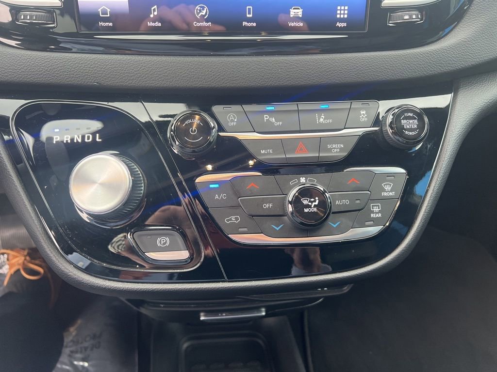 Used 2025 Chrysler Pacifica Select image 20