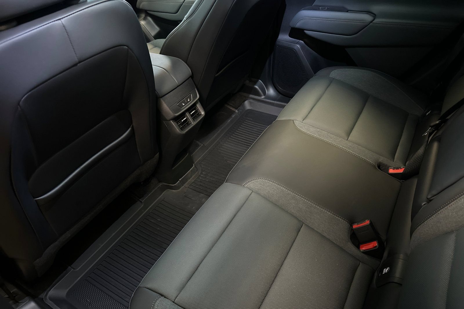 New 2026 GMC Terrain AT4 w/ Convenience Package III AWD/4WD image 12