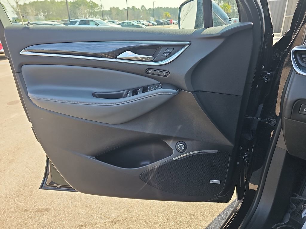 Used 2024 Buick Enclave Premium image 32