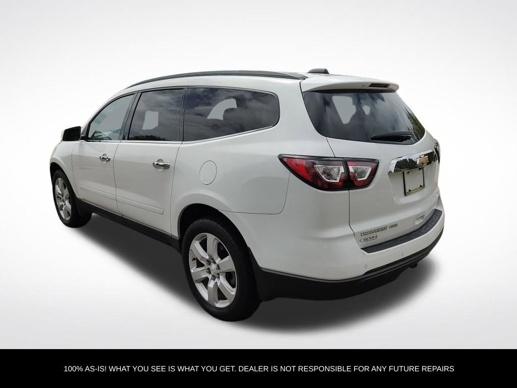 Used 2017 Chevrolet Traverse LT w/ Style and Technology Package image 3