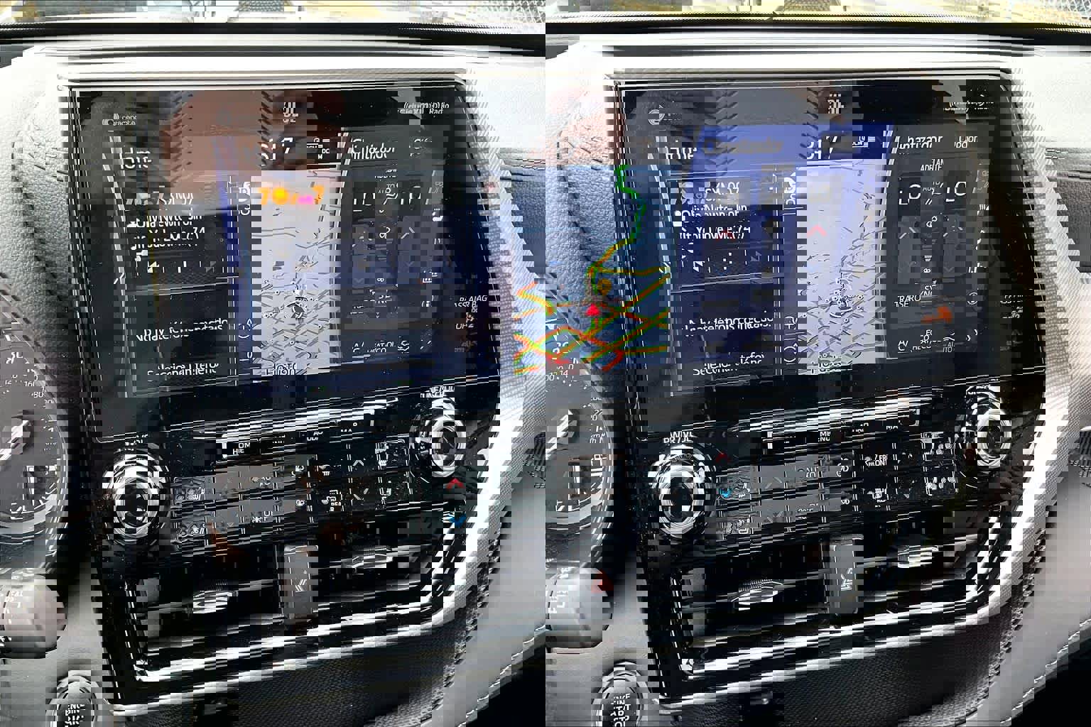 Used 2021 Toyota Highlander Platinum image 32