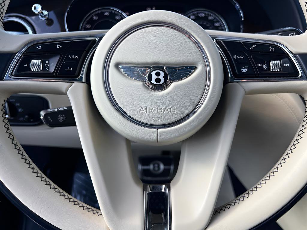 Used 2018 Bentley Bentayga AWD/4WD image 30
