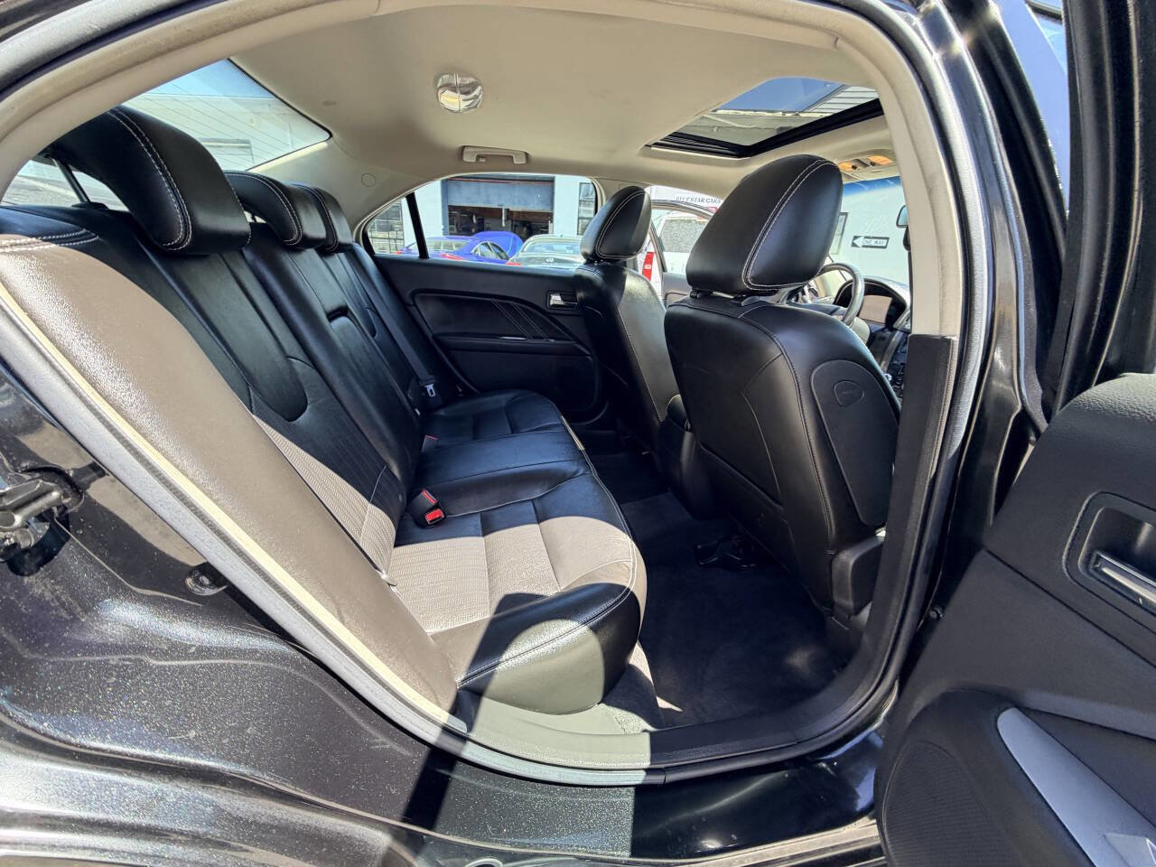 Used 2010 Ford Fusion Sport FWD image 14