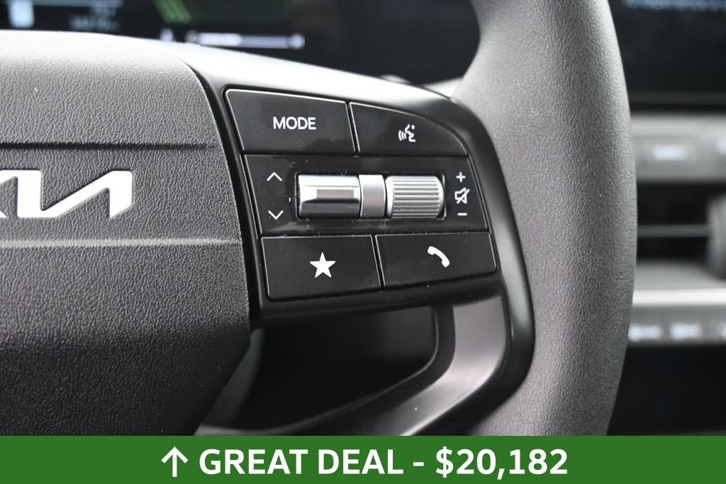 Used 2025 Kia K4 FWD image 24