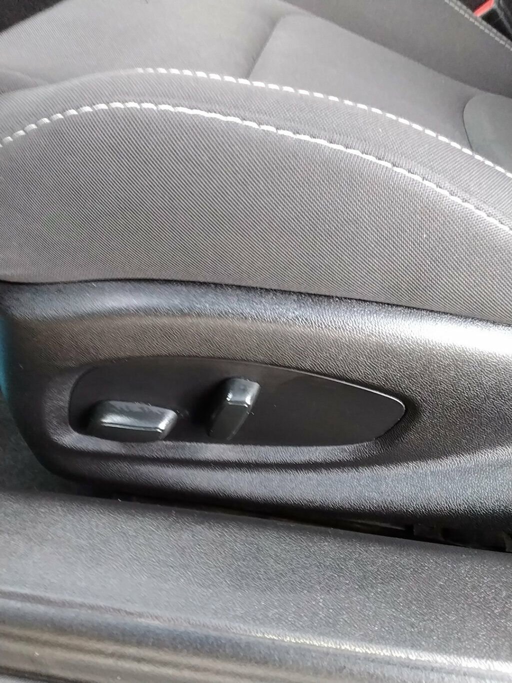 Used 2018 Chevrolet Camaro LT w/ RS Package image 8