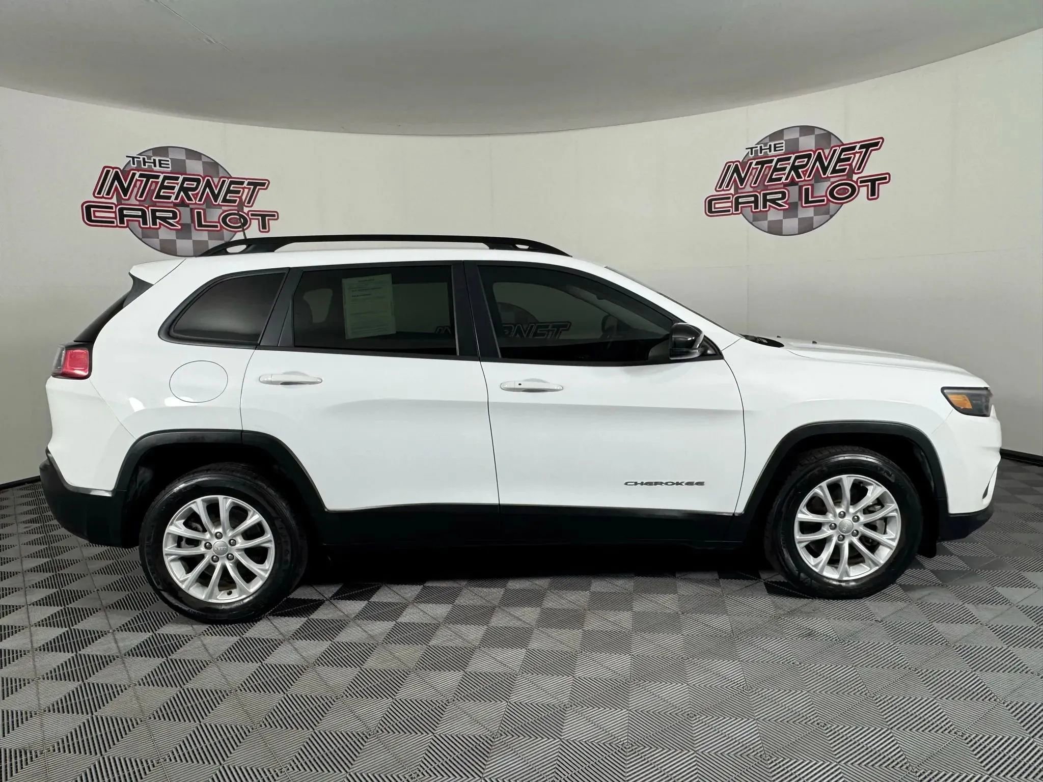 Used 2022 Jeep Cherokee Latitude Lux FWD image 8