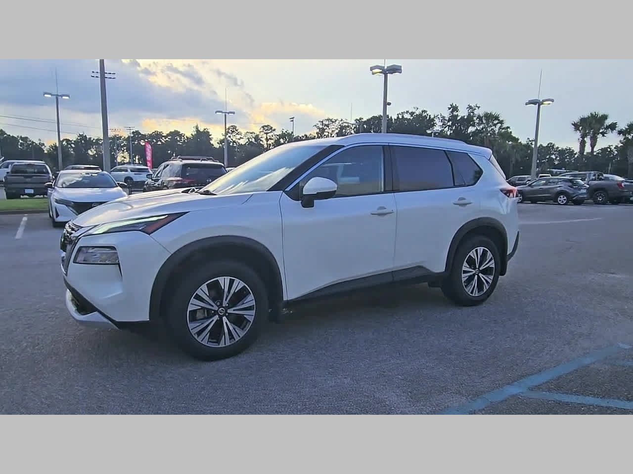 Used 2021 Nissan Rogue SV w/ Premium Package FWD image 23