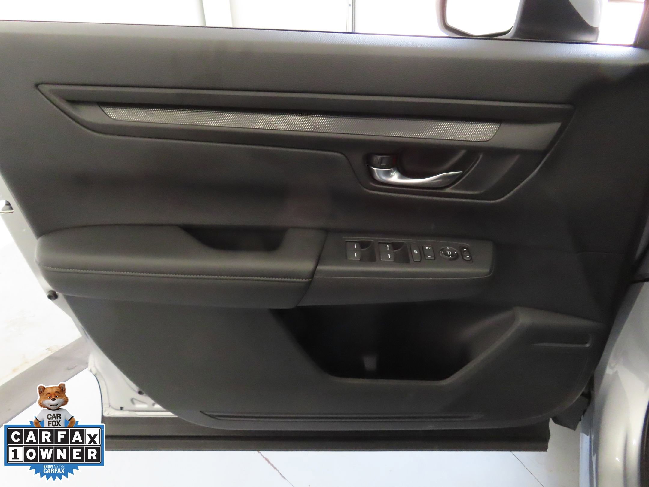 Used 2025 Honda CR-V LX image 11