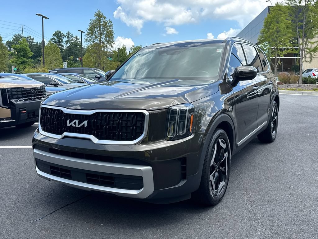Used 2024 Kia Telluride EX AWD/4WD image 3