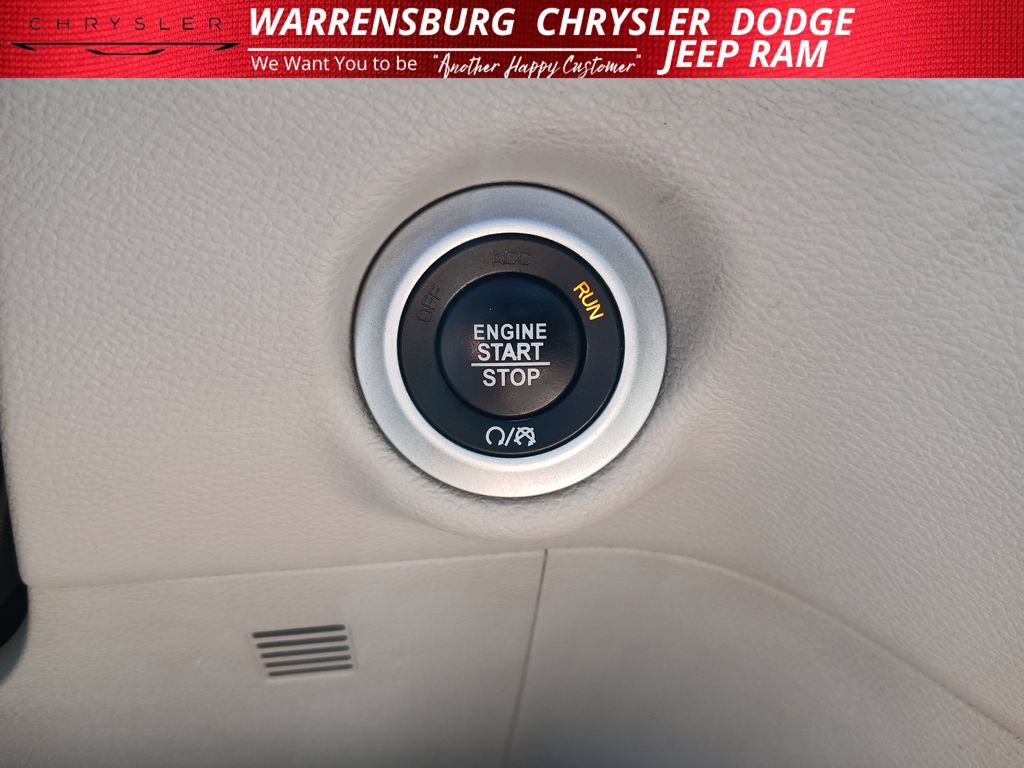 Used 2018 Chrysler Pacifica Touring-L w/ Advanced Safetytec Group FWD image 26
